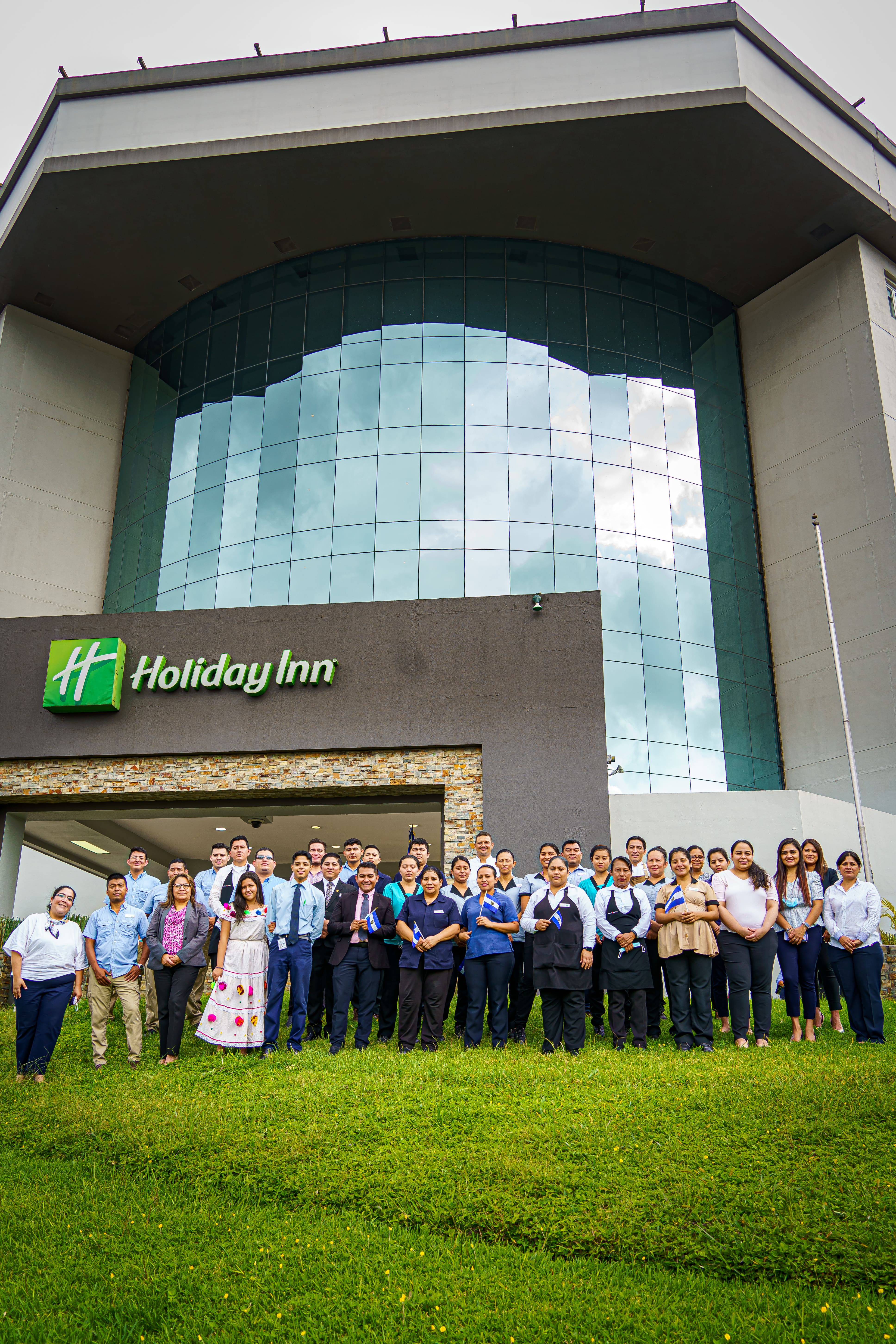 HOLIDAY INN SAN SALVADOR-min