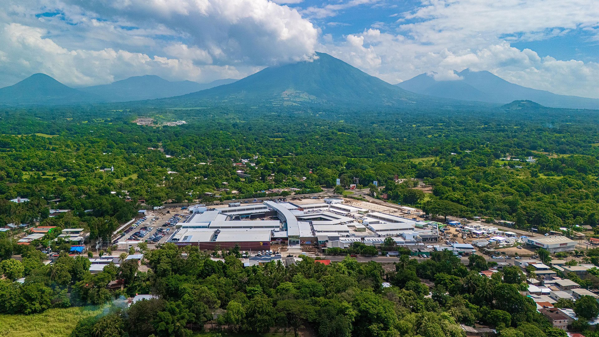 Plaza Mundo Usulután